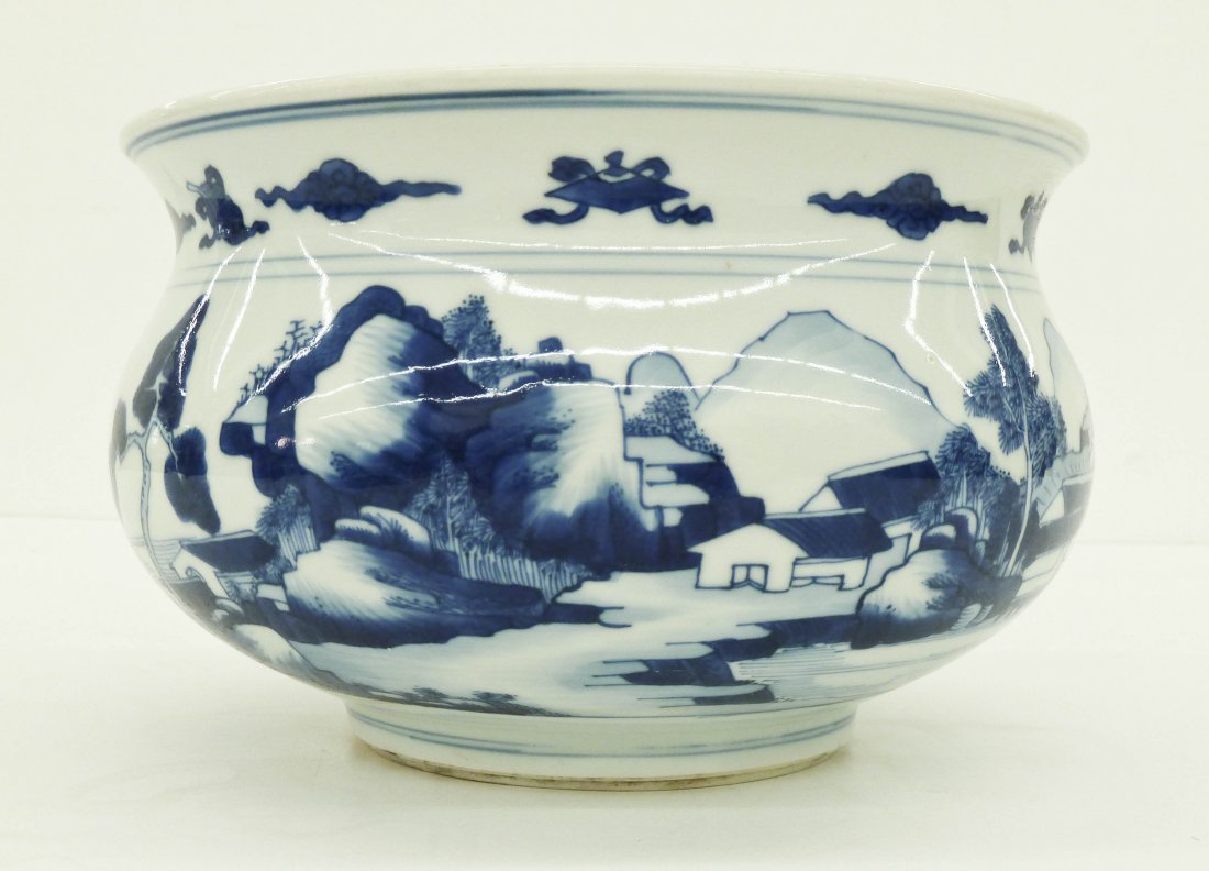 Antique Chinese Blue & White Porcelain Bowl 5.75''x9''. (1 of 5)