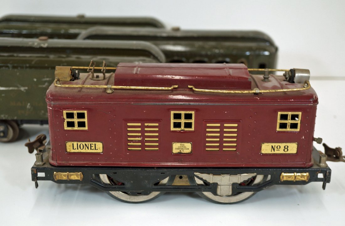 Lionel #8 Passenger Train Standard Gauge Set, has some: Lionel #8 Passenger Train Standard Gauge Set, has some paint chips, scratches, dents, etc