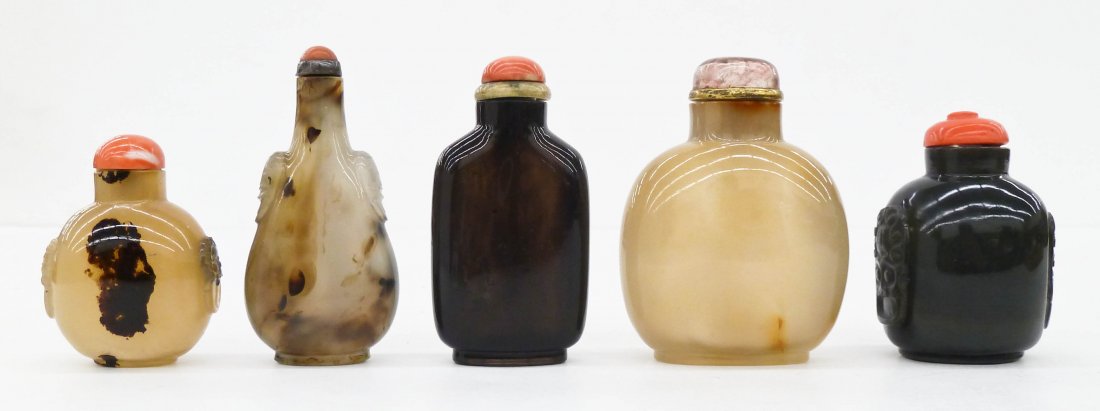 5pc Old Chinese Carved Agate Snuff Bottles. Sizes range (1 of 2)