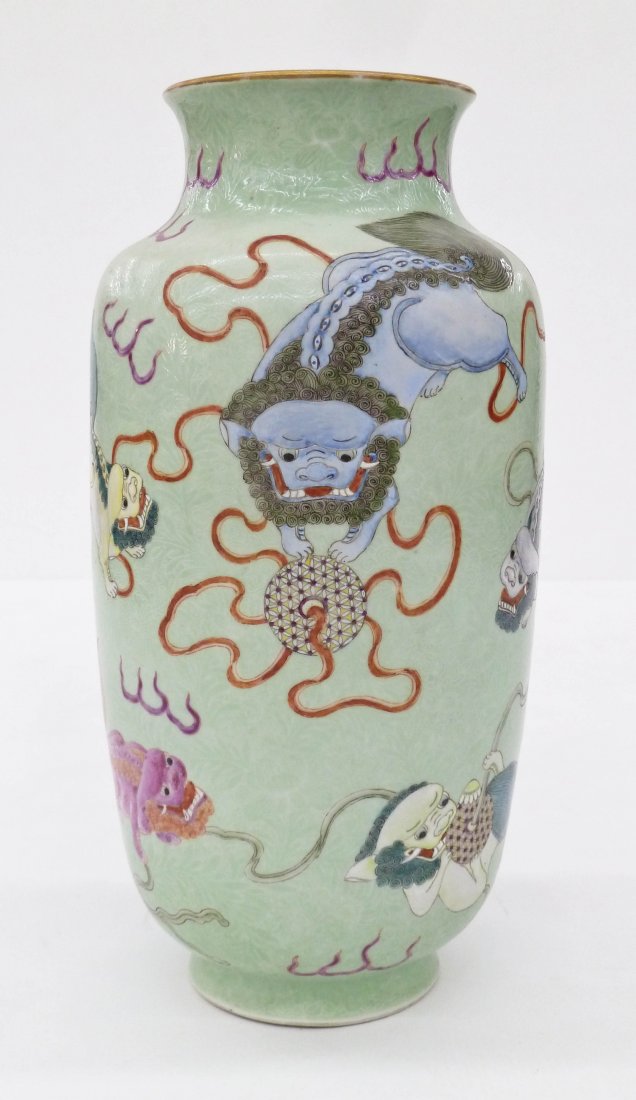 A Chinese Republic Turquoise Ground Foo Lion Porcelain (1 of 9)