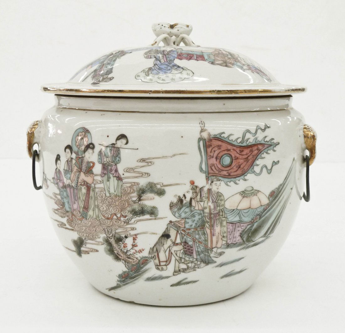 Antique Chinese Covered Porcelain Bowl 8.25''x9''. (1 of 3)