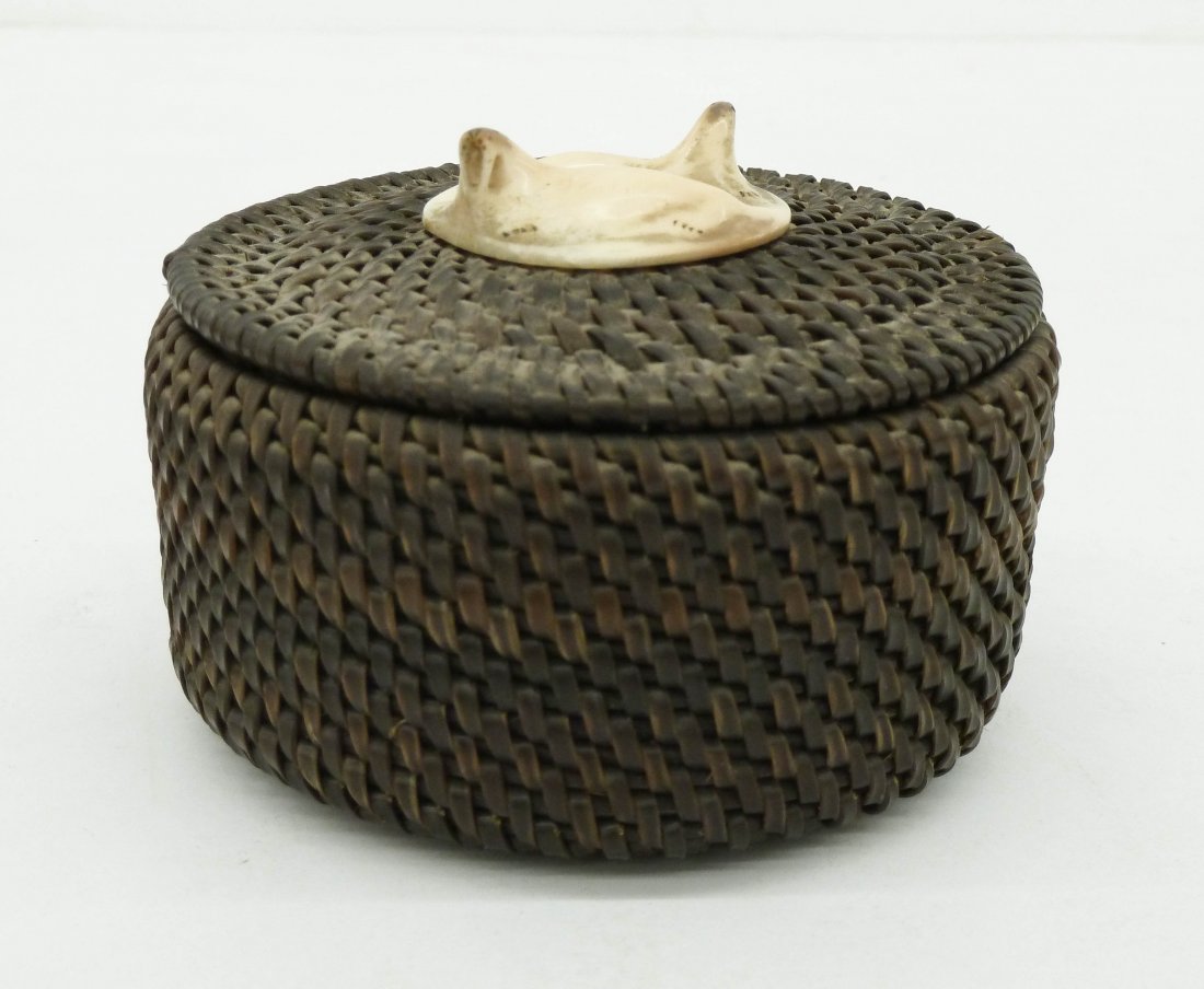 Old Eskimo Baleen Basket with Twin Seal Finial (1 of 4)