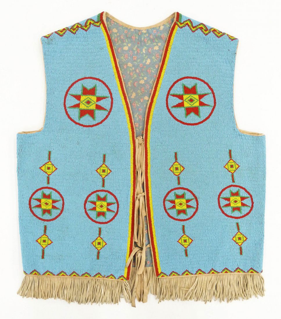 Impressive Sioux Beaded Vest 30''x25''. An ornate (1 of 3)