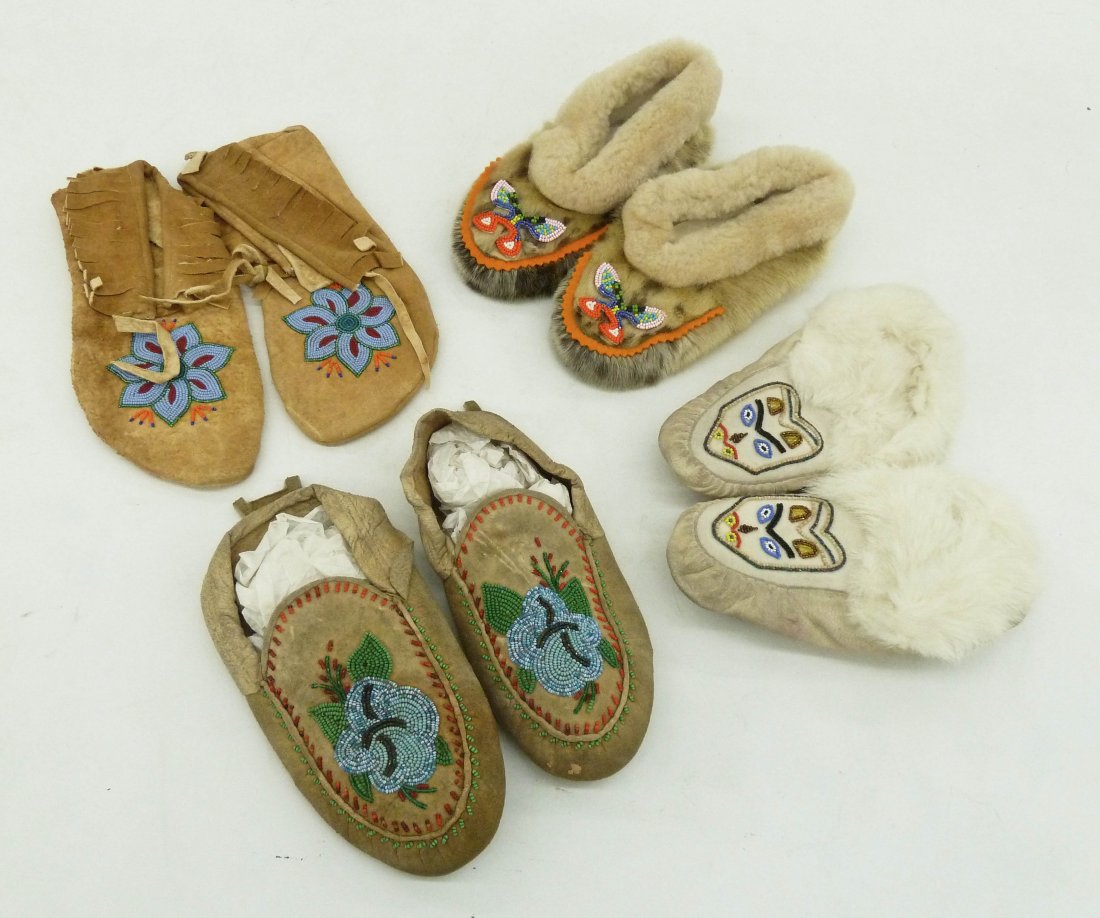 4 Pairs of Native Beaded Moccasins. Includes a pair of (1 of 1)