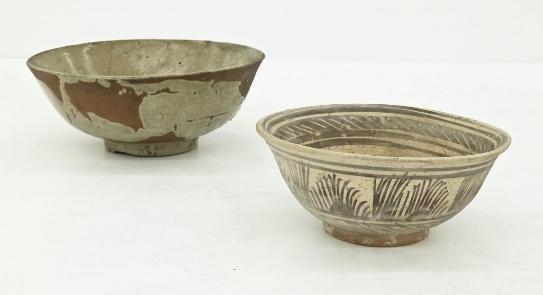 2pc Chinese Cizhou Ceramic Bowls. Includes a decorated: 2pc Chinese Cizhou Ceramic Bowls. Includes a decorated terracotta bowl 2.5''x5.5'' and a stoneware splash glazed bowl 3''x7.25''. Overall excellent condition. Period Yuan to Ming dynasty wares, 13th t