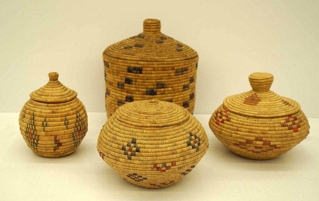 (4) Fruit Covered Baskets, 6.5'' to 12'' tall & 6'' to (1 of 2)