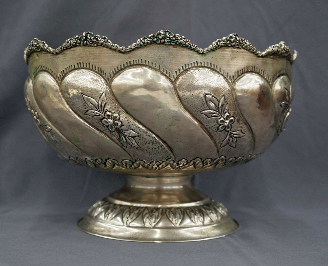 Continental Silver Hand Chased Pedestal Bowl marked (1 of 2)