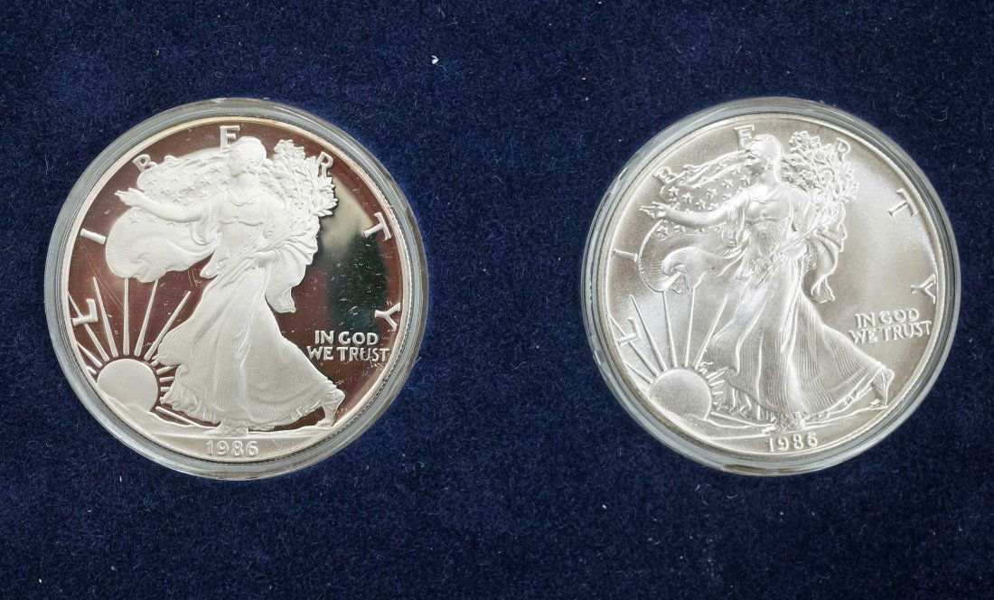 Two Sets of 1986 Silver American Eagles. Pairs include (1 of 3)