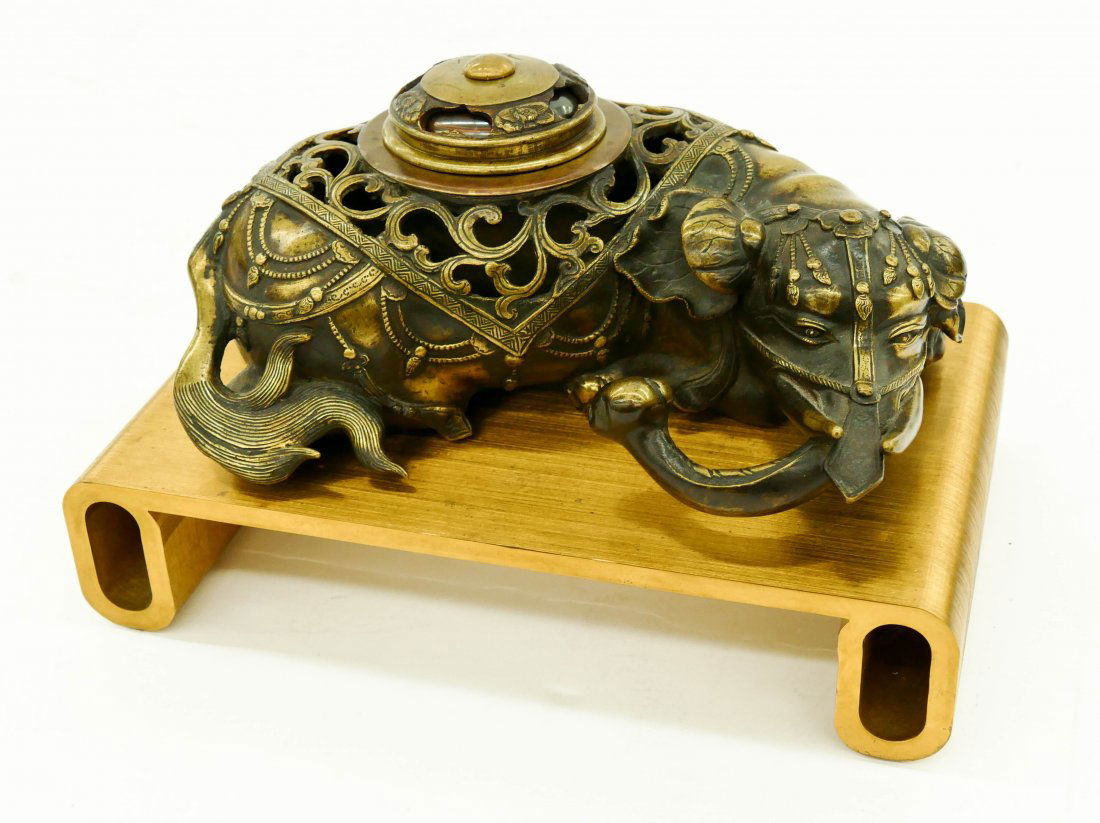 Fine Japanese Bronze Elephant Censer on Stand (1 of 4)