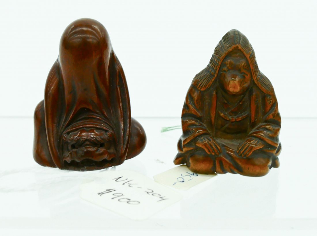 2pc Japanese Boxwood Seated Netsuke 1.5'' Each. Seated (1 of 2)