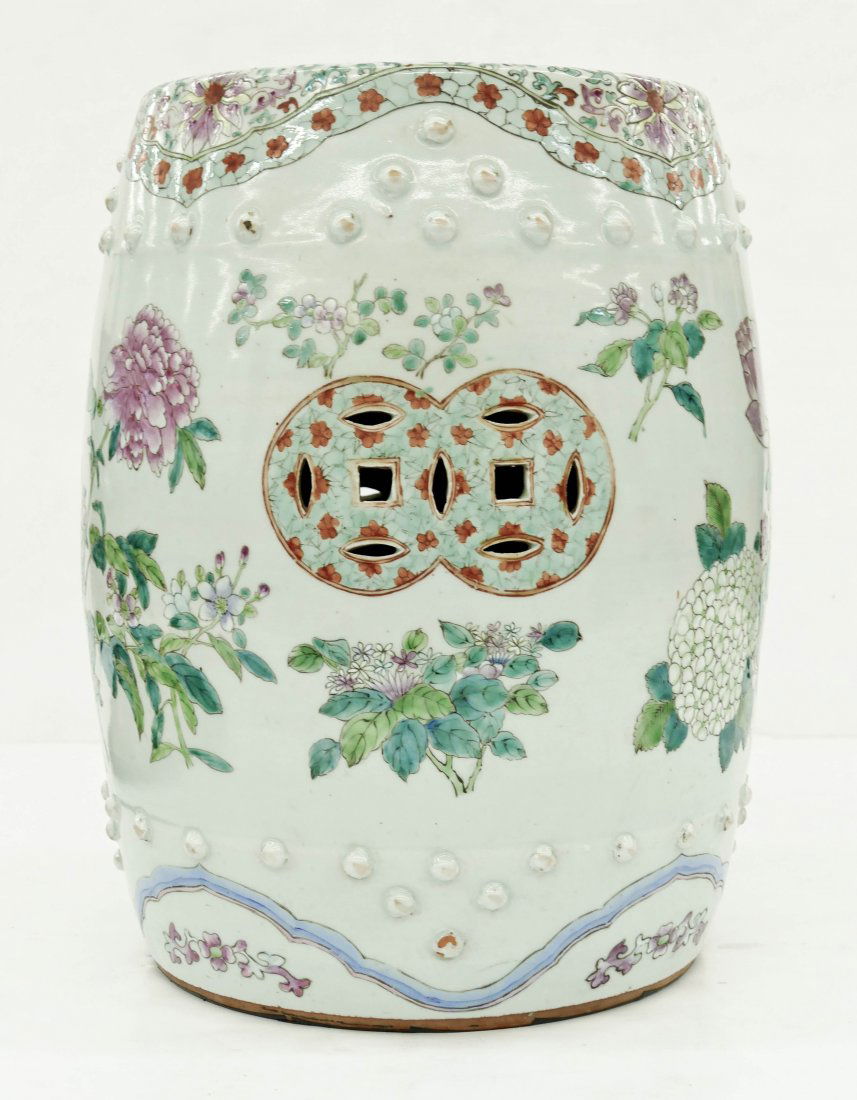 Chinese Export Porcelain Garden Seat 18''x13''. Famille (1 of 4)