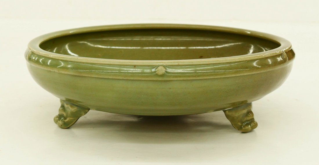 Chinese Ming Longquan Celadon Tripod Censer 3.5''x11''. (1 of 6)