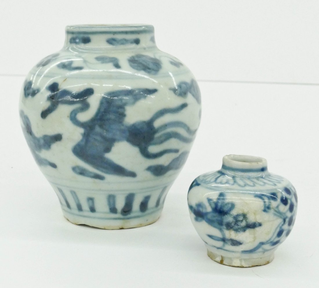 2pc Chinese Ming Blue & White Small Jars 4.25'' and (1 of 2)