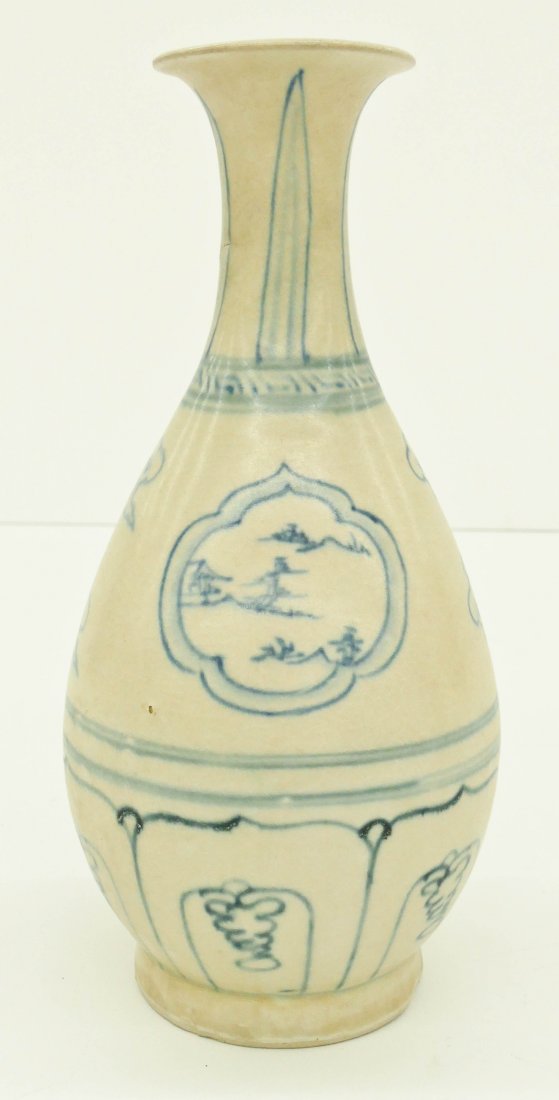 Vietnamese Pear Shaped Porcelain Bottle Vase: Vietnamese Pear Shaped Porcelain Bottle Vase 9.5''x4.5''. Blue and white underglazed medallion and cloud motif. Similar to Hoi An hoard pieces. Slight chip to bottom edge. 15th century, Annamese.