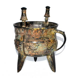 Zhou, Archaistic Bronze Tripod Ritual Wine Vessel, Jia: 周 青铜鸢兽纹斝