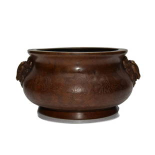 A Fine Bronze Incense Burner, Late Ming - Early Qing: 清早期 大明宣德年制铭狮耳铜炉 