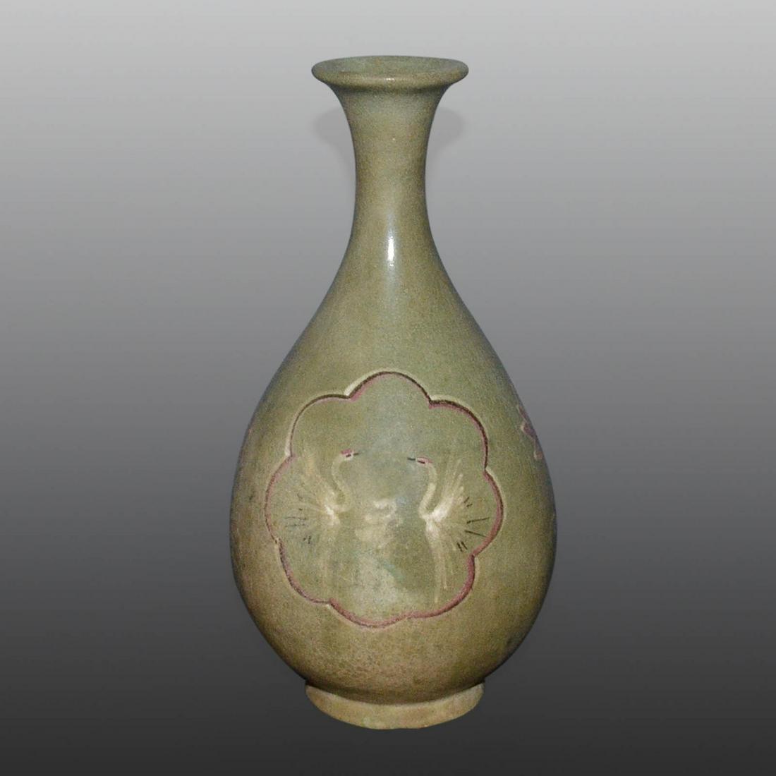 Korea, 19th C. Celadon-Glazed and Copper-red: 高丽 韩国十九世纪 青釉釉里红开光云鹤莲纹玉壶春瓶 Korea, 19th C