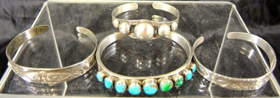 4 Vintage Lady's Navajo Sterling & Turquoise Bracelets (1 of 6)