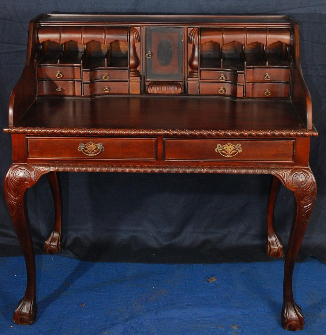153 Chippendale Style Mahogany Desk