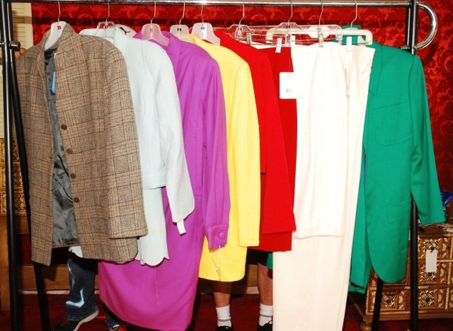 10pc Dior, Versace, Armany,Givenchy, Valentino Fas: 10pc Collection of Vintage Designer Ladies Fashio. Collection includes: 2 Skits & 1 pair of Pants Christian Dior (size 10), 1dress (size 42/8) & Blazer Jacket (size 38/4) by Valentino, 1 Dress & 1 2pc