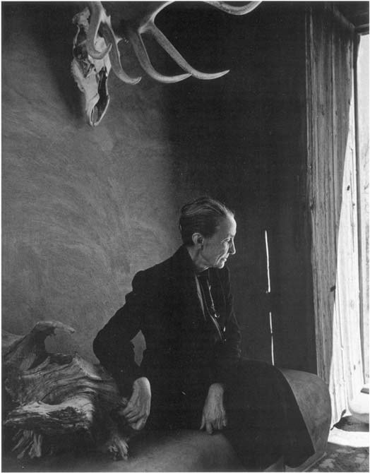 Original Georgia O'Keeffe Photogravure By Yousuf Karsh: Measures 11.75 x 9 inches Photogravure By Yousuf Karsh Original print from the 60's from Karsh Studio
