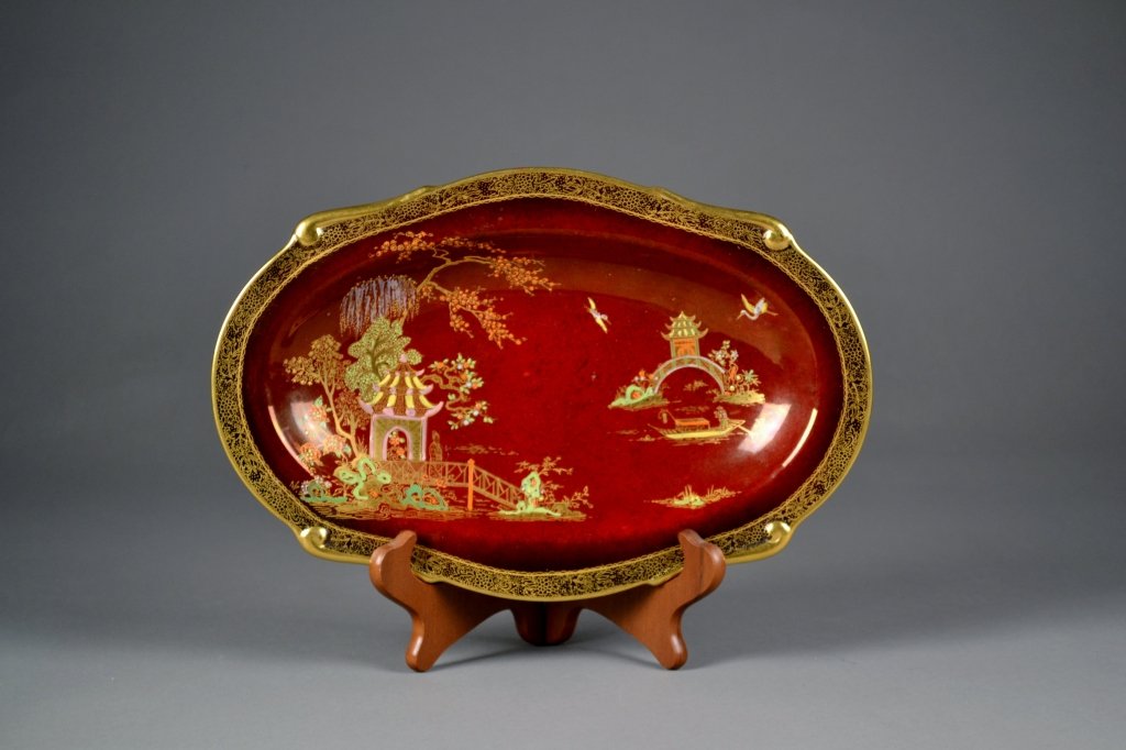 Carlton Ware: Carlton Ware "Rouge Royal "oval plate. Gilded edges, nice chinese design to the interior. Size is 11 3/4" x 7 3/4".