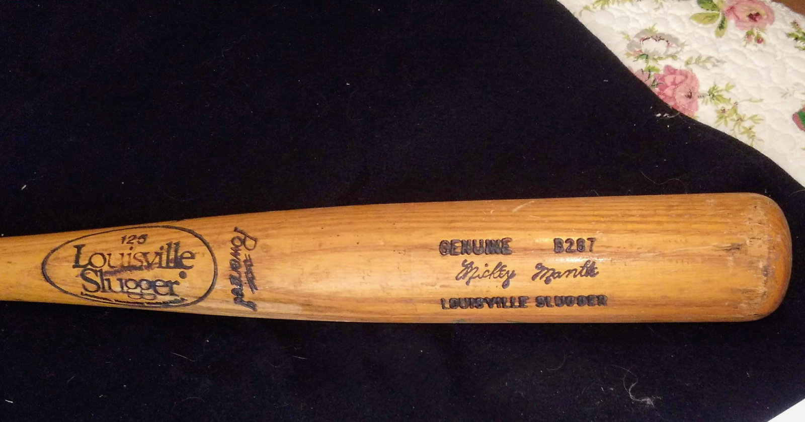 Louisville Slugger B28(6?)7: Replica Mickey Mantel Louisville Slugger; AVAILABLE FOR LOCAL PICK UP IN CONNECTICUT