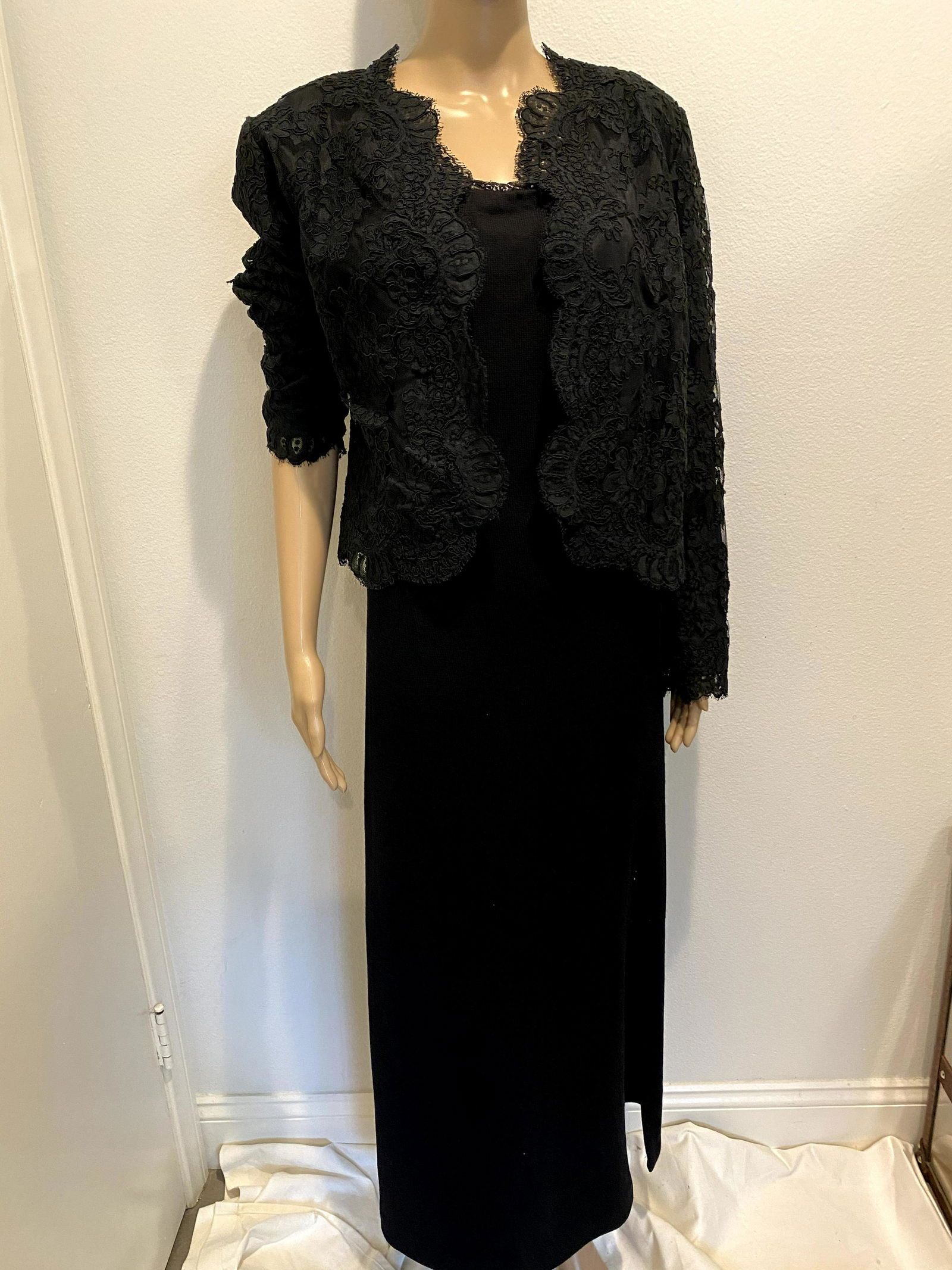 St. John evening gown w/ jacket size 14 (1 of 4)