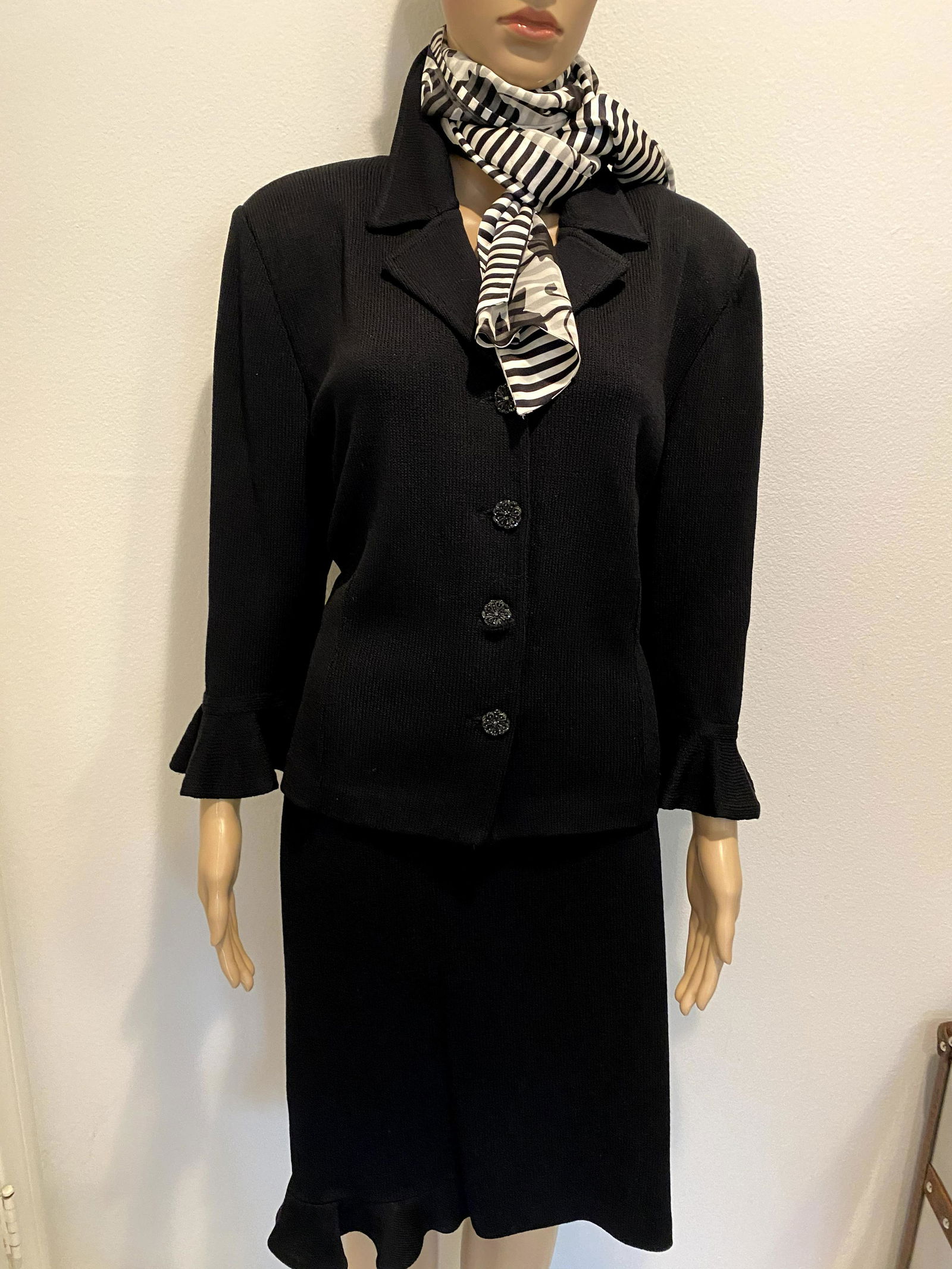 St John 3 pc skirt, jacket, scarf size 14 (1 of 3)