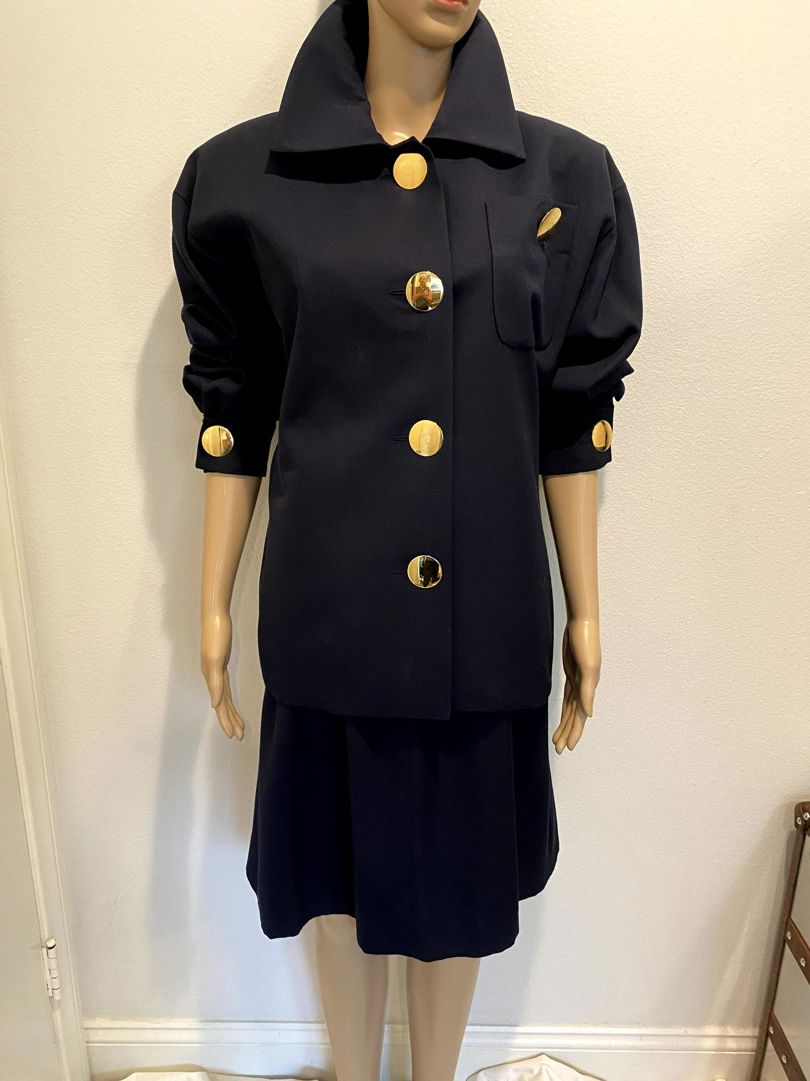 Givenchy 2 pc skirt and jacket size 14 (1 of 3)