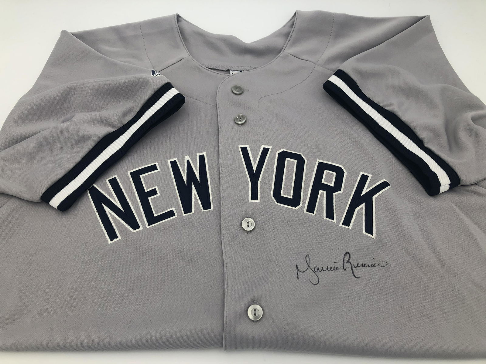 NY Yankees Mariano Riviera Signed Jersey (1 of 2)