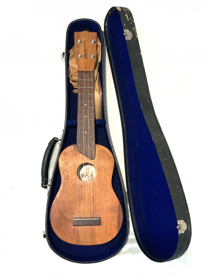 Vintage Kamaka Soprano Ukulele (1 of 3)