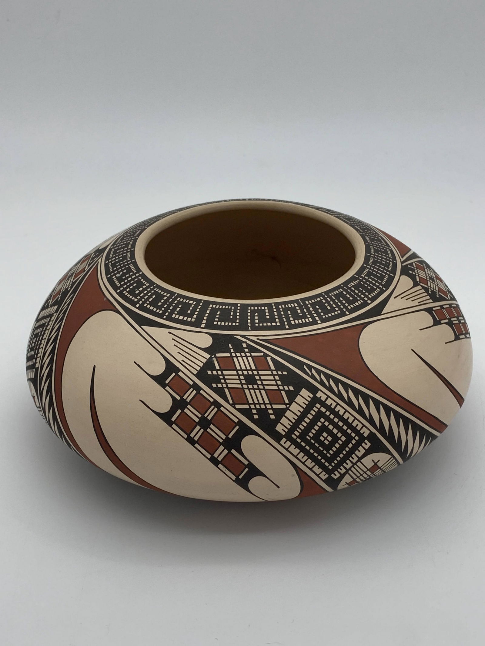 Mata Ortiz Pot signed Jose Loya and Pena (1 of 5)