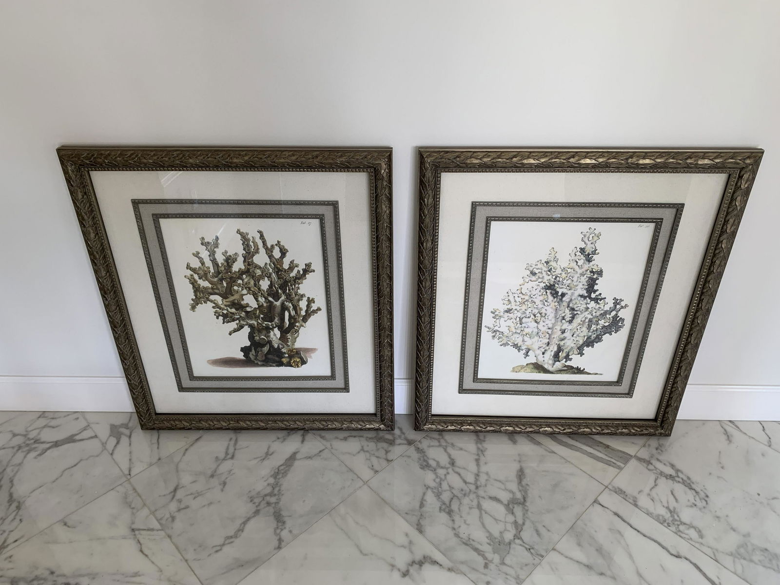 Lot of 2 Framed Art Prints (1 of 2)