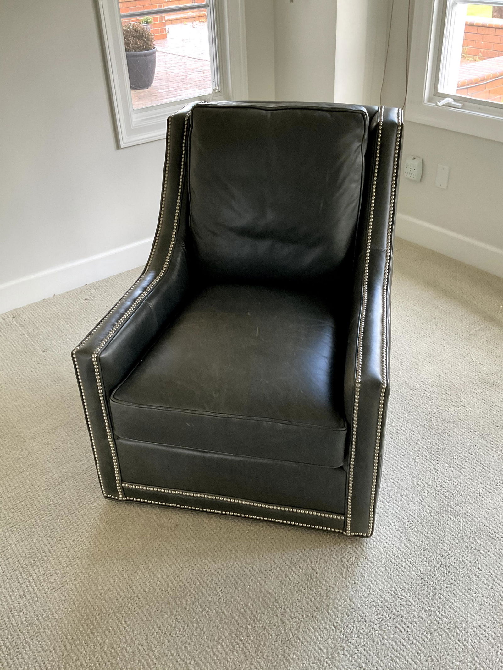 Taylor King Larsen Swivel Chair (1 of 4)