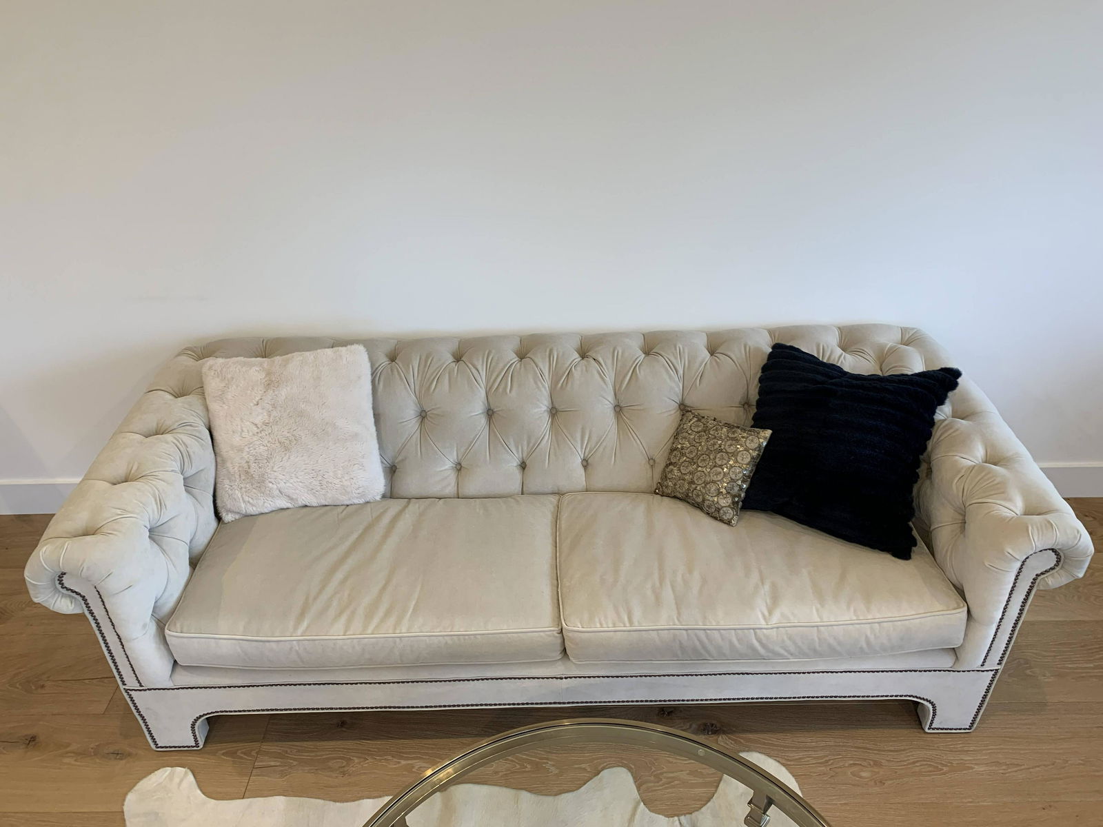 Wesley Hall Tufted Chesterfield  Sofa (1 of 6)