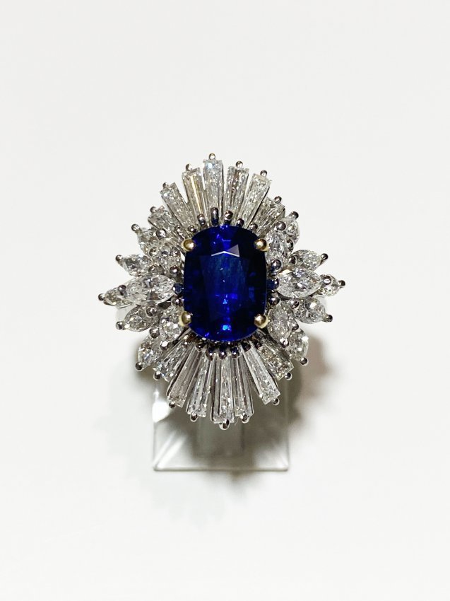 Women’s Platinum Blue Sapphire Diamond Ring (1 of 6)