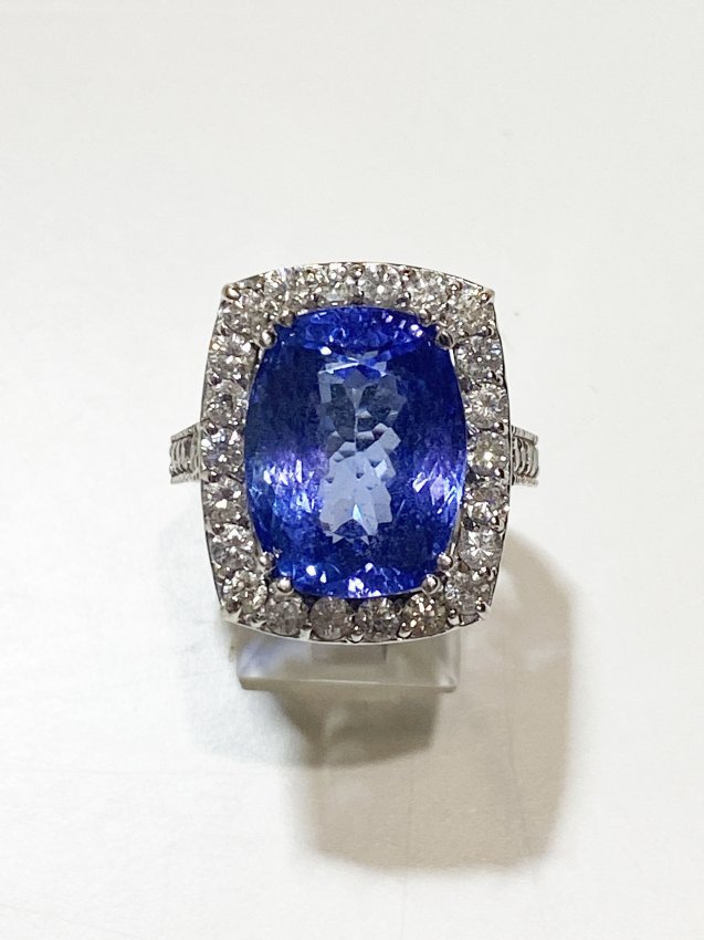 17.53 Carat Tanzanite 14K White Gold Cocktail Ring (1 of 5)