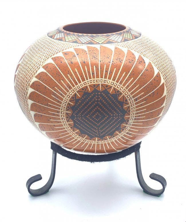 Roberto Bañuelos Ceramic Pot Signed (1 of 2)