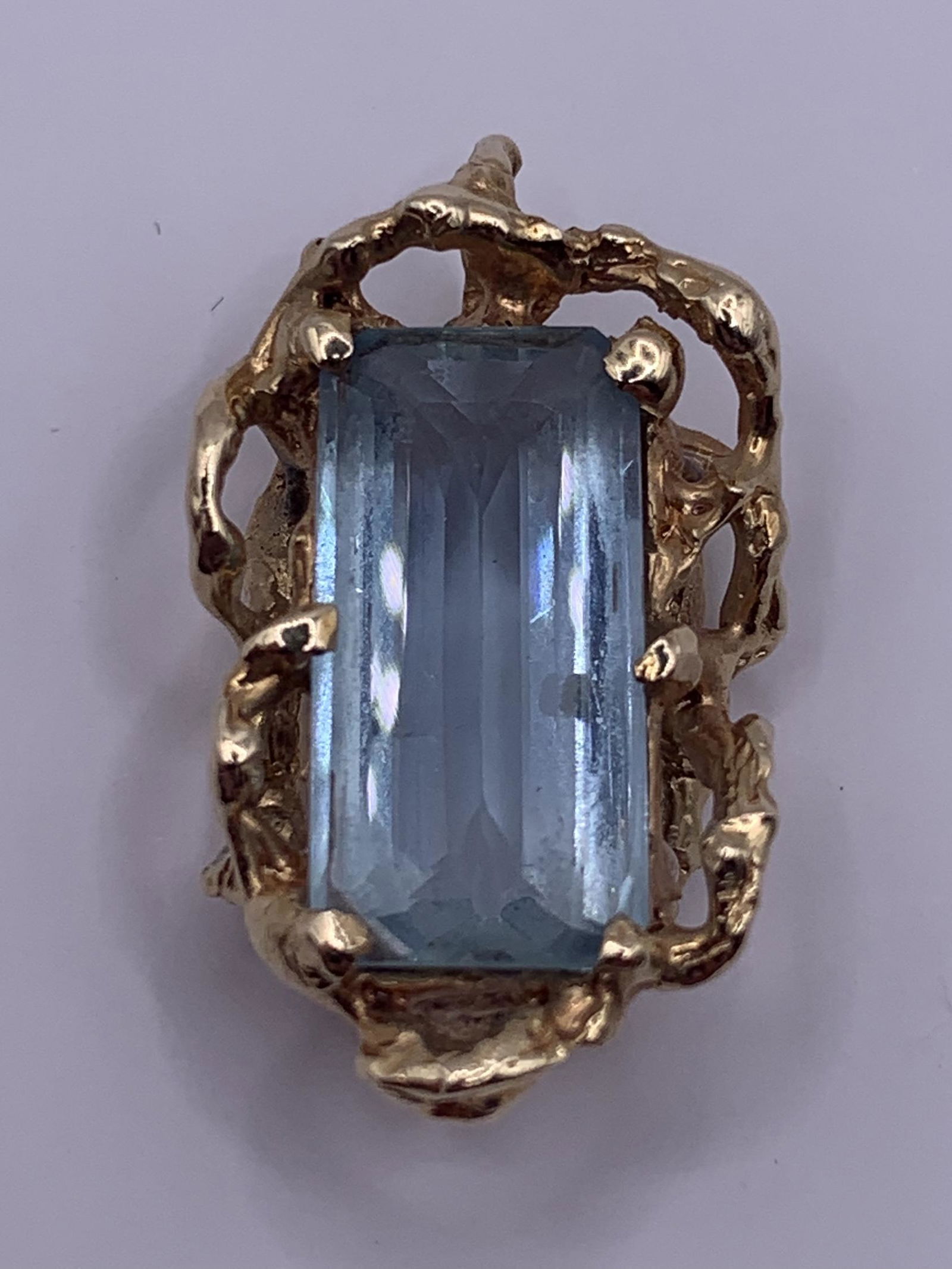 Yellow Gold and Aquamarine Pendant (1 of 3)