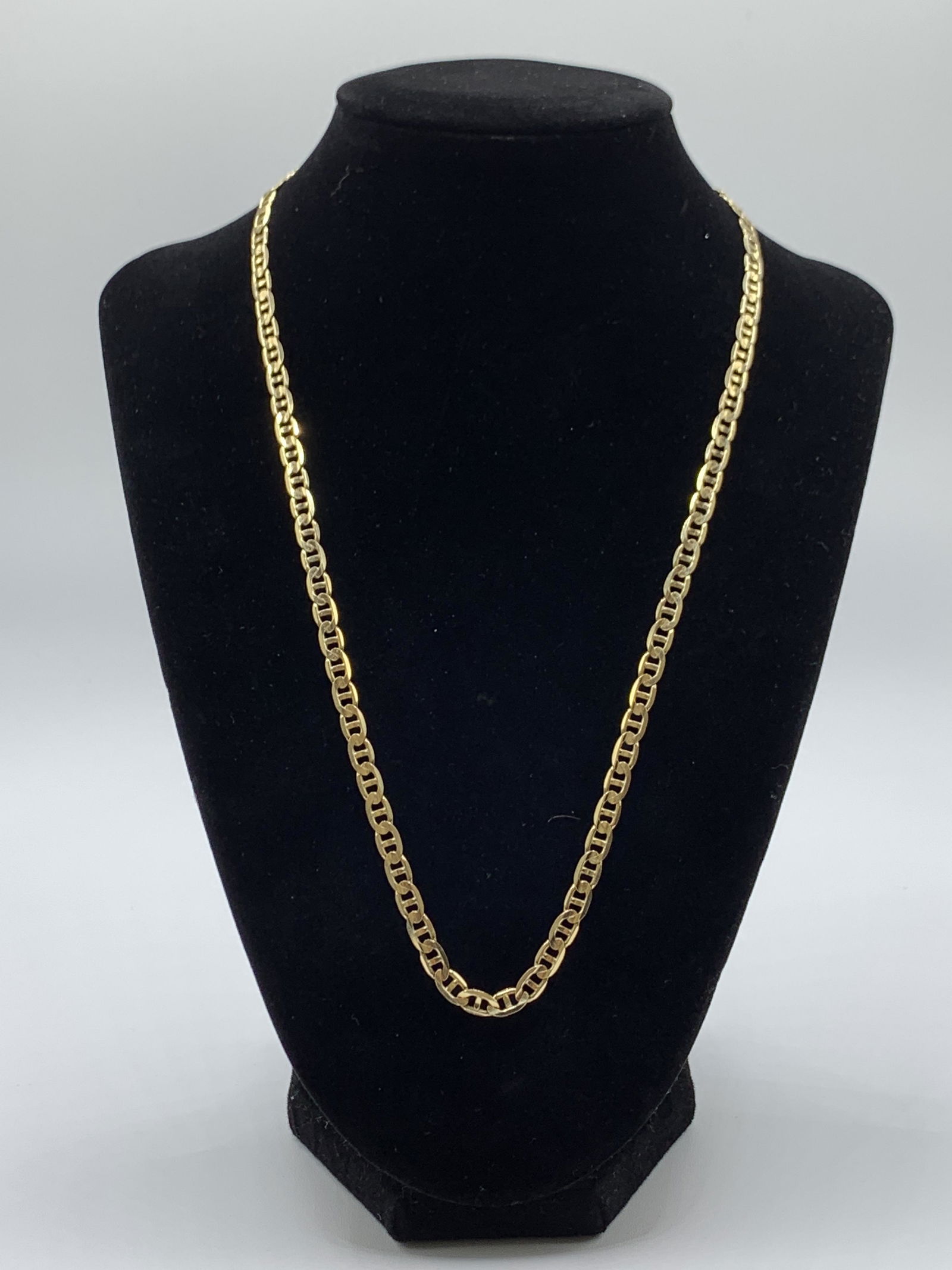 10kt Gold Chain (1 of 2)