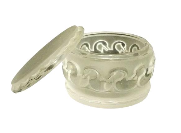 LALIQUE FRENCH SIGNED CANARDS CRYSTAL SWANS DRESSER BOX: LALIQUE FRENCH SIGNED CANARDS CRYSTAL SWANS DRESSER BOX / POWDER JAR -This beautiful Lalique dresser powder jar is signed Lalique France in script along the edge of the bottom. It has a satin finish w