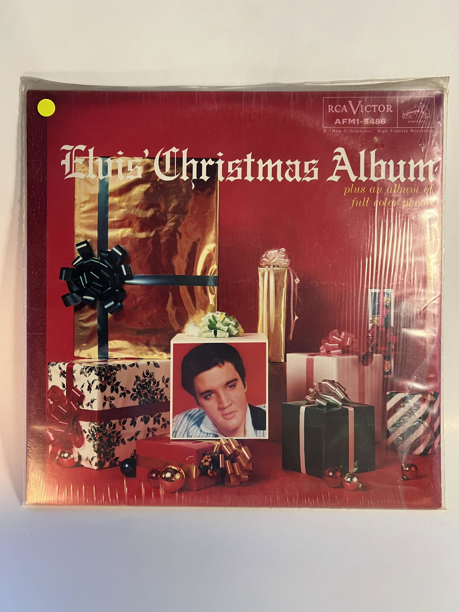Elvis - Factory Sealed "Elvis' Christmas Album" w/ Photos 1985 (1 of 2)