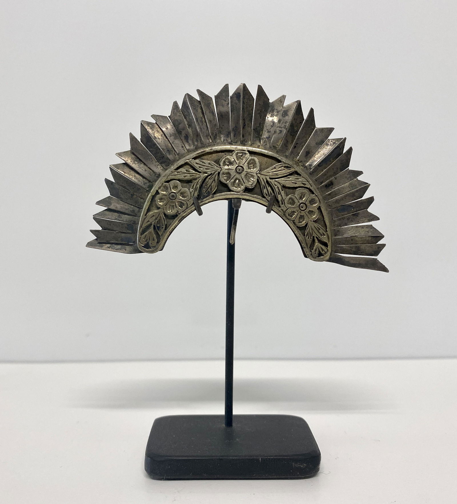 Spanish Colonial Hand Chased Silver Santo Halo (1 of 5)