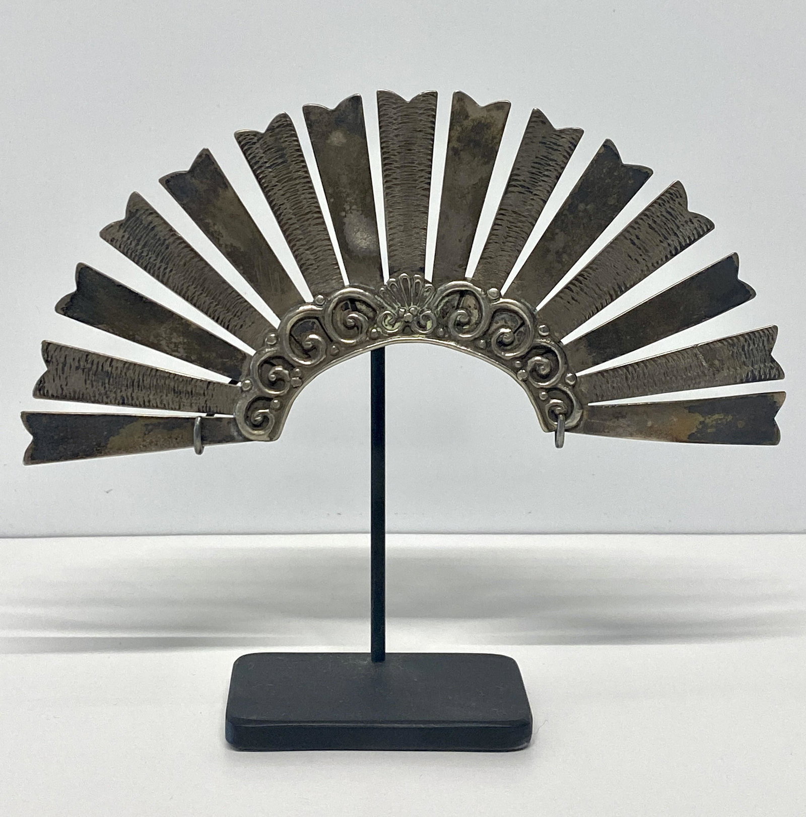 Spanish Colonial Hand Chased Silver Santo Halo (1 of 4)