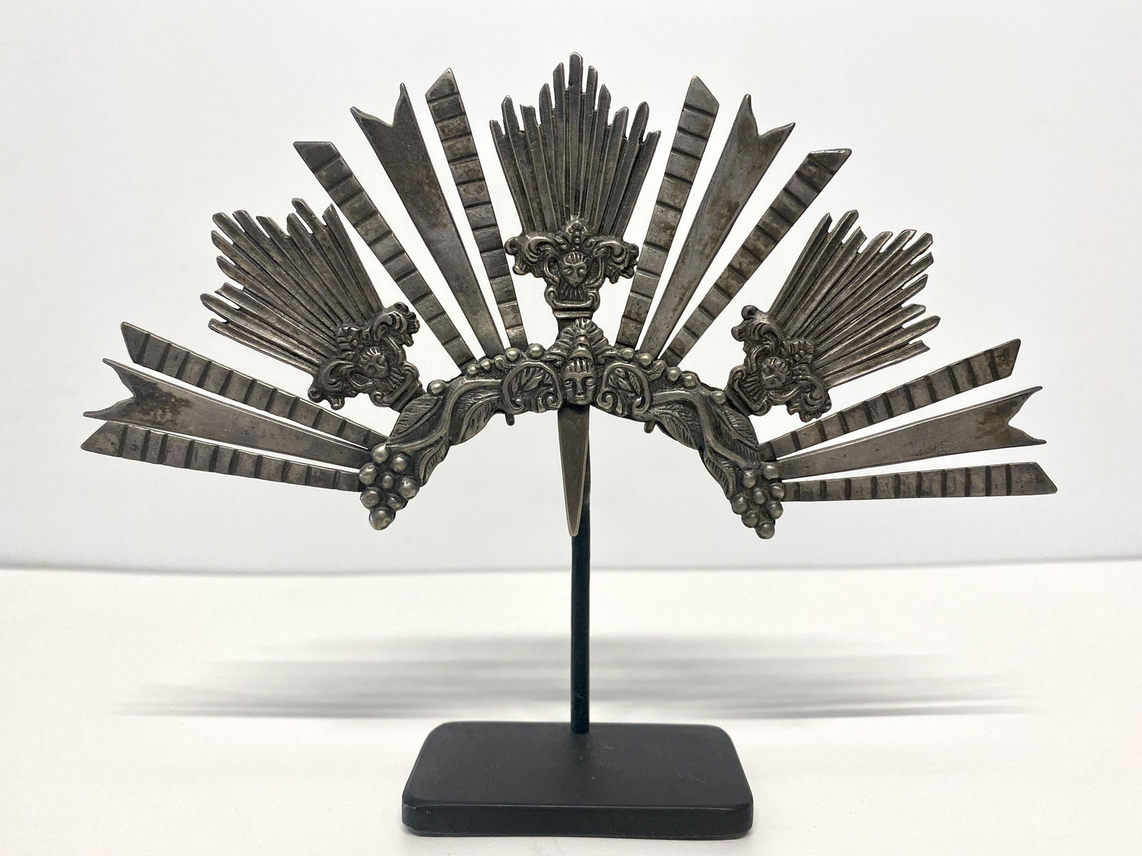 Spanish Colonial Hand Chased Silver Santo Halo (1 of 5)