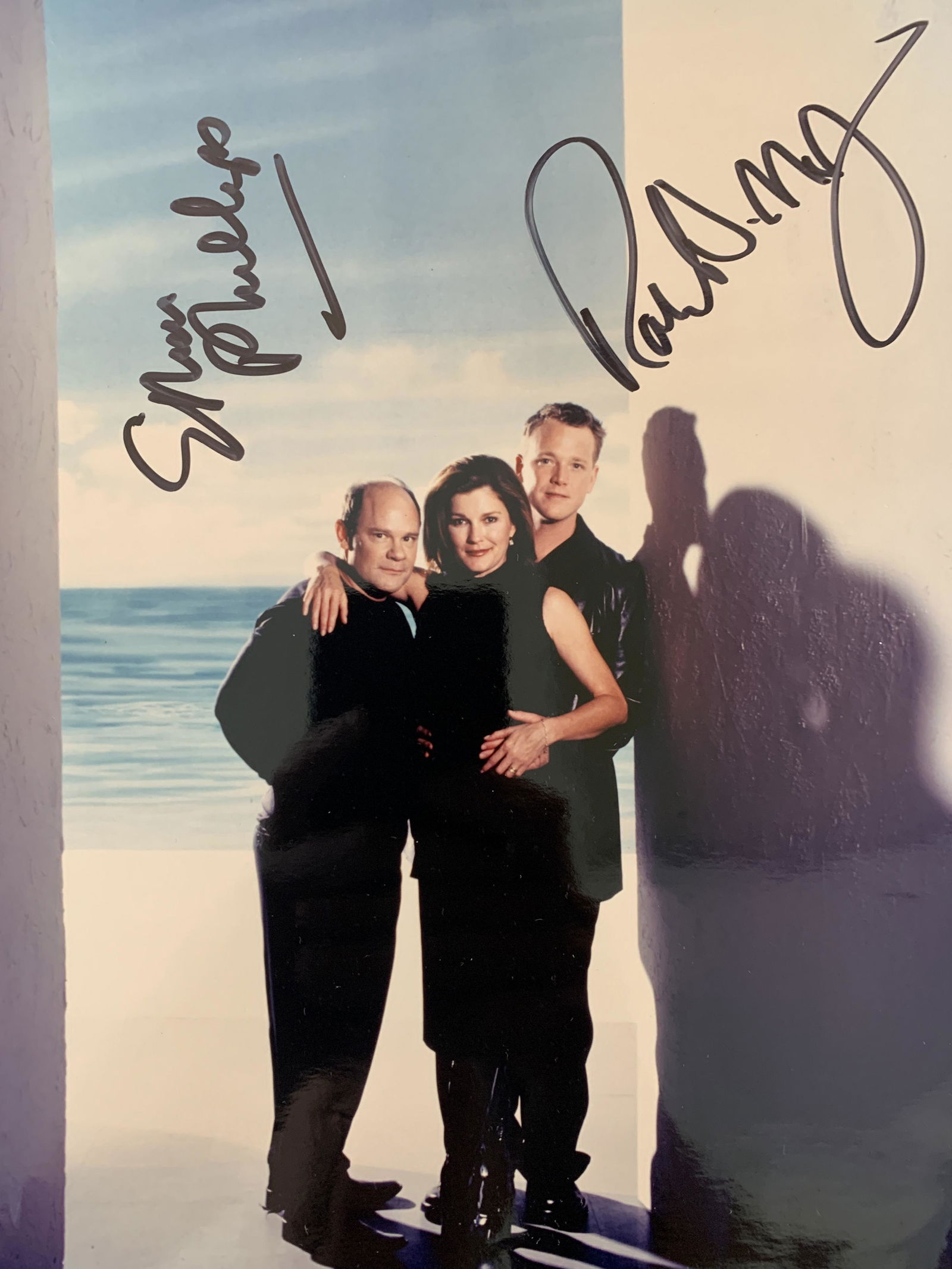 Star Trek Voyager cast signed photo (1 of 1)