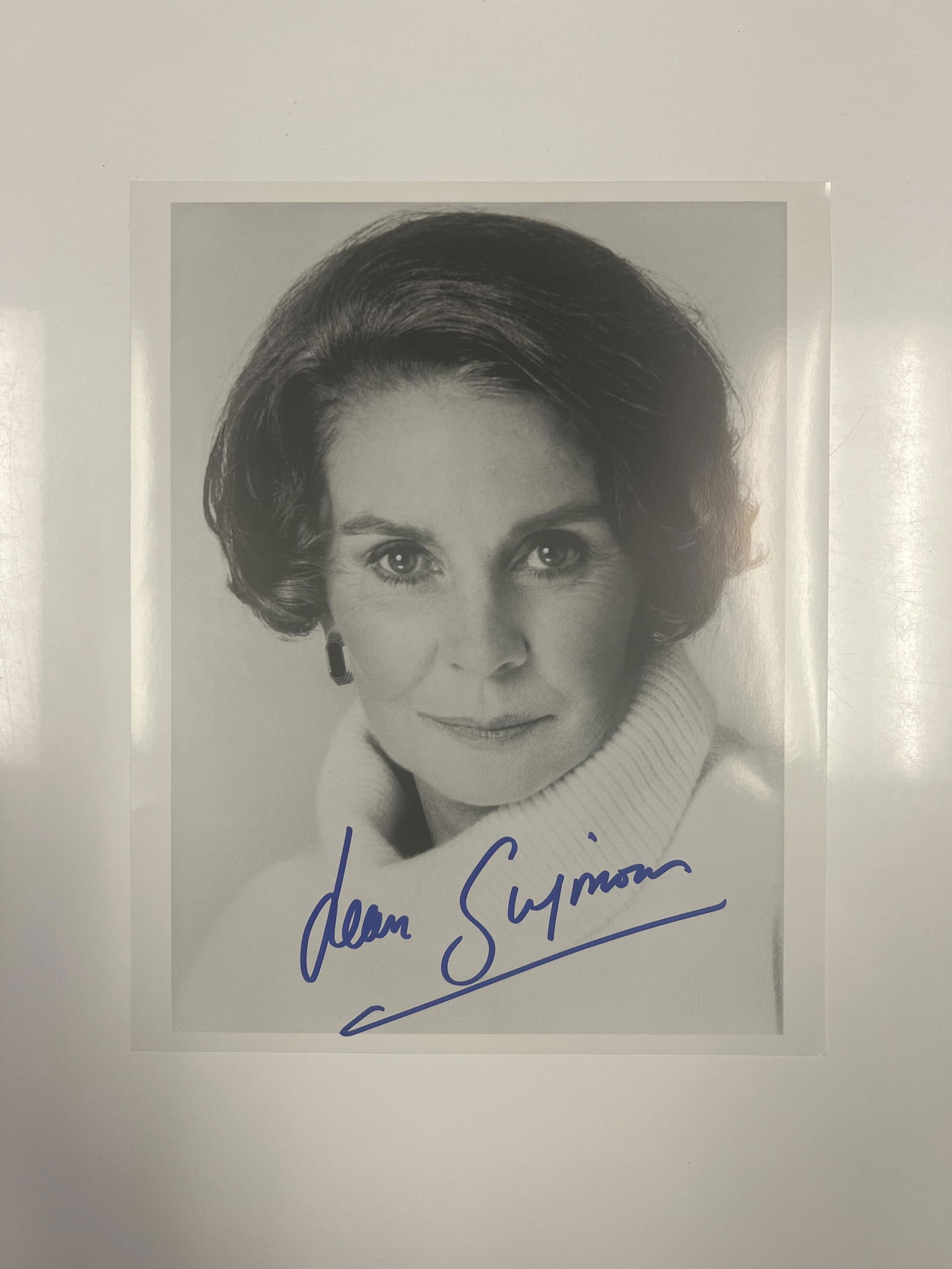 Jean Simmons signed photo (1 of 1)