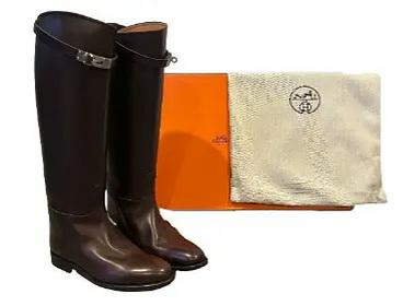 Hermes Leather Riding Jumping Boots ~ Size 38: Hermes Leather Riding Jumping Boots ~ Size 38Boot in Box calfskin with iconic palladium plated buckle Inspired by the Equestrian universe, this style is a nod to the House's roots. Lightly used. Excel