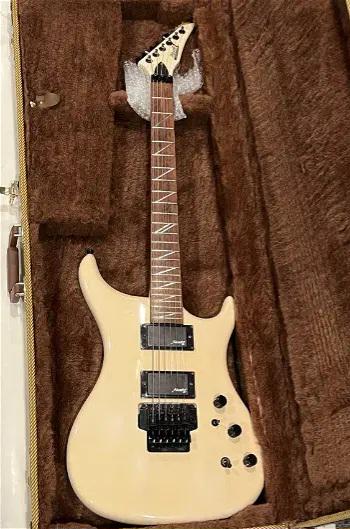 Alvarez Trevor Rabin Signature Electric Guitar AER100WH W/ Case (1 of 6)